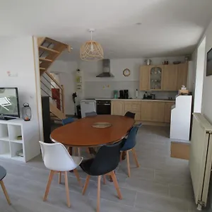  Hébergement de vacances Maison De Famille 8 Personnes